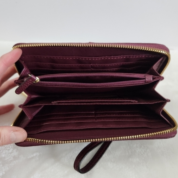 Liz Claiborne Erica Zip Around Faux Leather Gold Dark Wine Wristlet Wallet - Picture 14 of 16